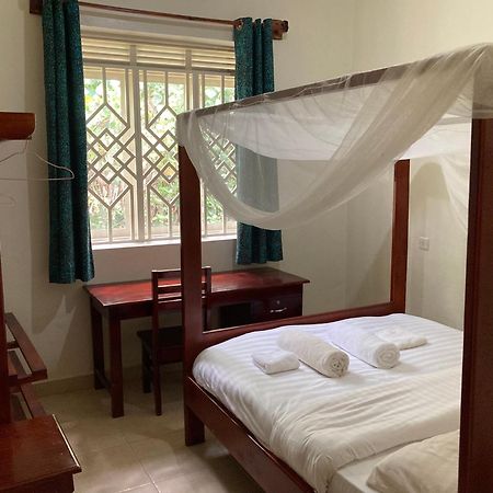 Bwindi Guest House Kanungu Екстер'єр фото