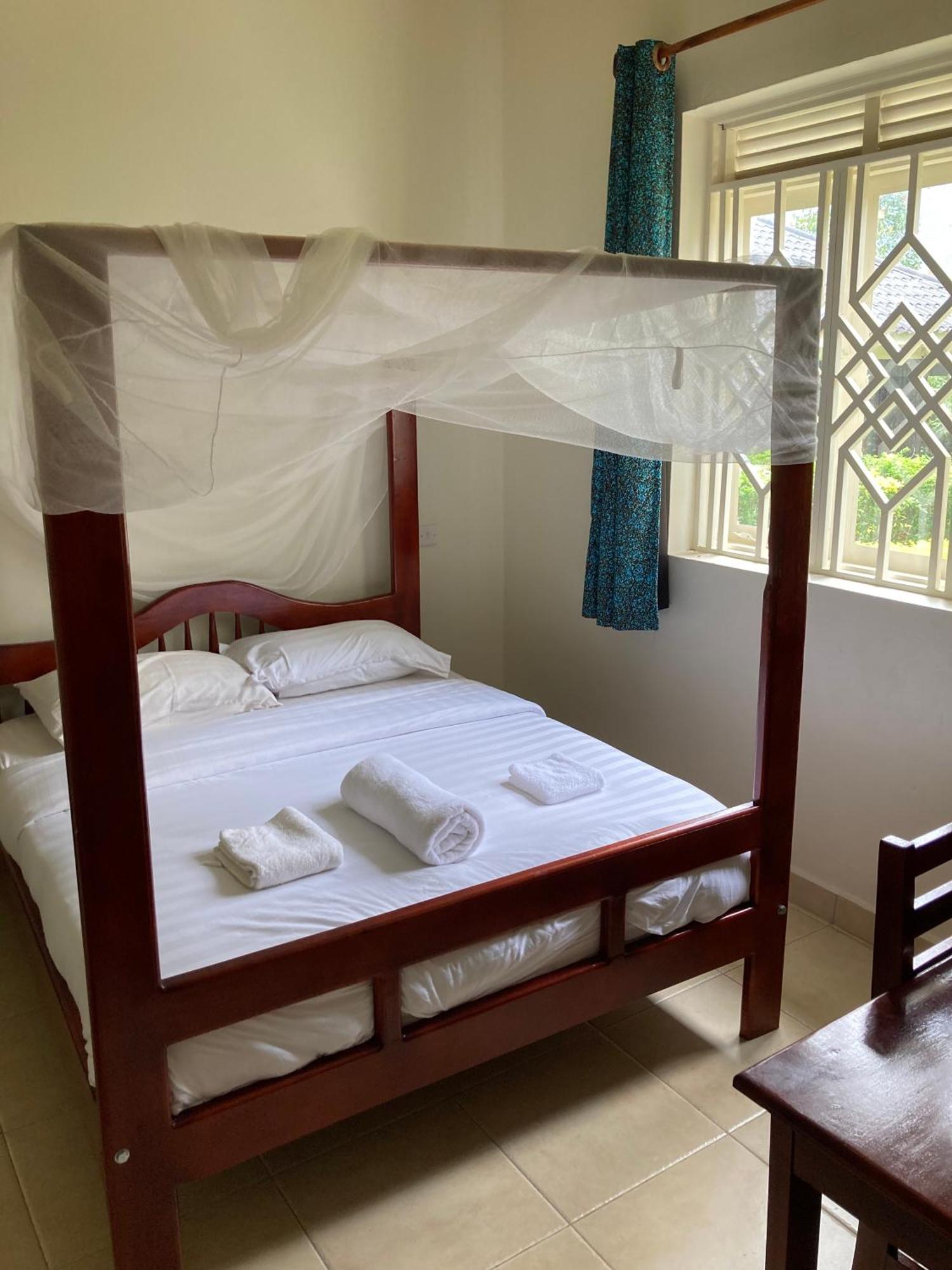 Bwindi Guest House Kanungu Екстер'єр фото